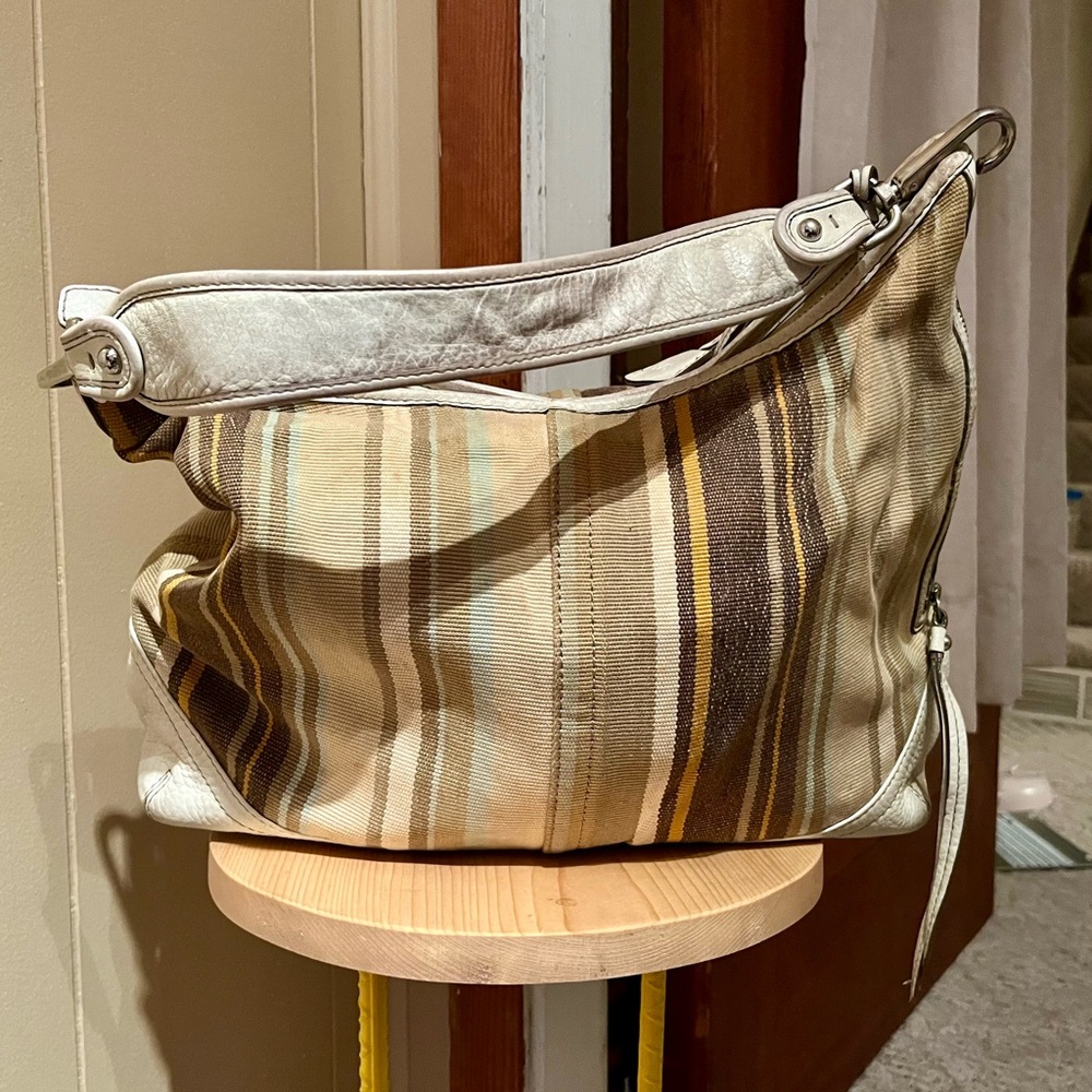 Banana Republic white leather, canvas shoulder purse